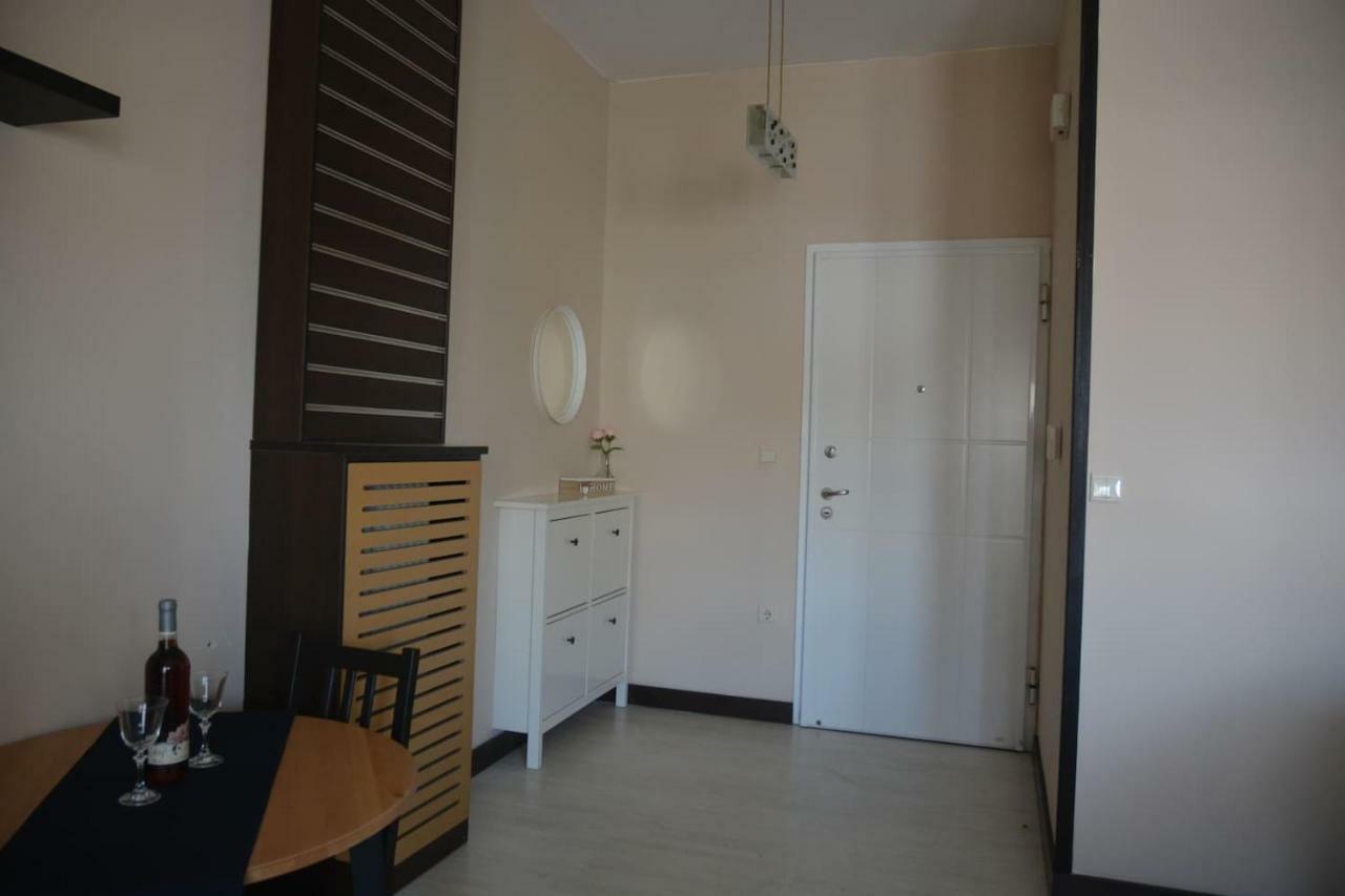 Modern Apartment, 5΄ Walk From Central Metro Station Atina Dış mekan fotoğraf